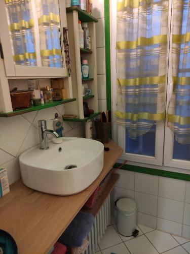 Gallery image of Maison des Peupliers in Bondy