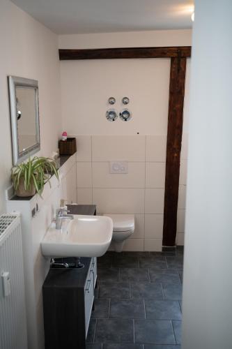 Ένα μπάνιο στο MOREHOME-Apartments Oldtown Flair