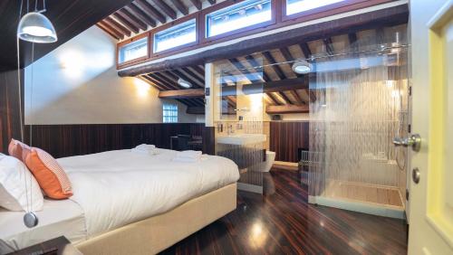 Koupelna v ubytování EasyTopStay - Piazza Venezia City View Charming Apt