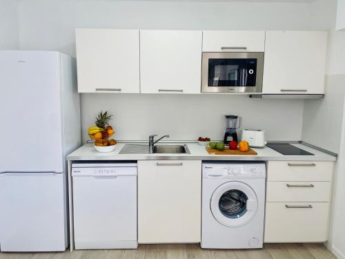 Dapur atau dapur kecil di Mar Apartment. Pool, BBC, Free Wifi