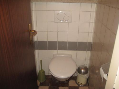 Un baño de HappyHostel