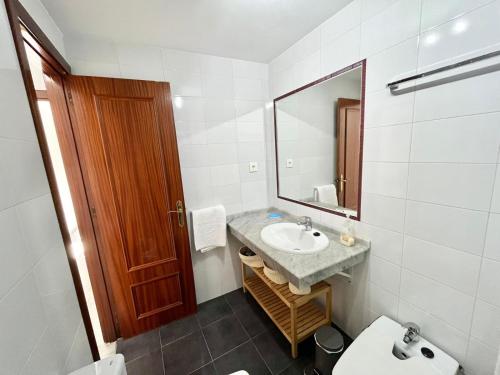 Ένα μπάνιο στο Las Pirañas 2