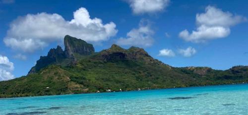Iaora BoraBora House PUHIA, hébergement à Bora Bora