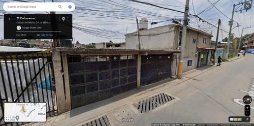 een lege straat met een gebouw aan de zijkant bij Hotel Family Castillo in Mexico-Stad
