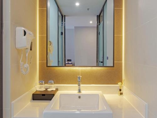 Koupelna v ubytování LanOu Hotel Jiaxing Haiyan Science and Technology City