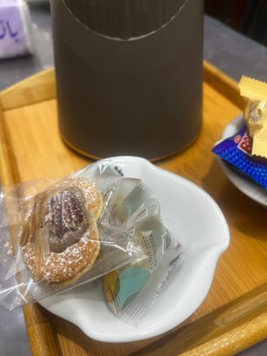 Makanan di atau berdekatan apartmen