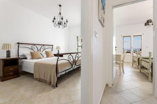 Ένα ή περισσότερα κρεβάτια σε δωμάτιο στο Constamar Villa
