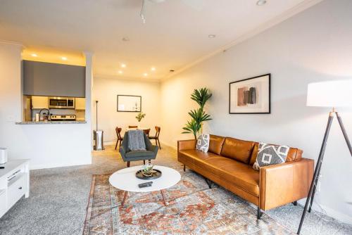 Gallery image of Newark 2br w balcony ac near farmers market SFO-1606 in Newark