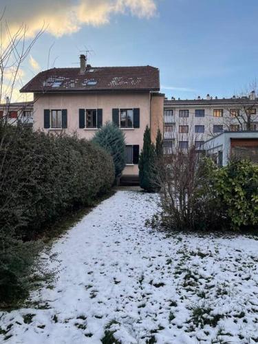 Grand appartement, terrasse, parking