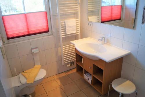 Koupelna v ubytování Fewo in Strandnähe mit 2 Balkonen und Sauna