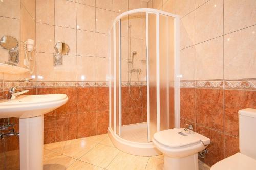 Ένα μπάνιο στο Panorama-Meerblick in der Villa Atlantic mit Strandkorb am Strand