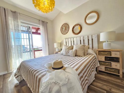 Postel nebo postele na pokoji v ubytování NEW LUXURY RELAXING HOLIDAYS GOLF & SUN, Costa Adeje