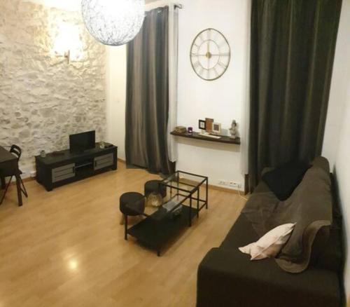 Joli T1+ bien situé dans le 6ème de Marseille, proche commodités