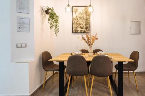 The Secret To A Great Stay in Seville * 1´ Giralda