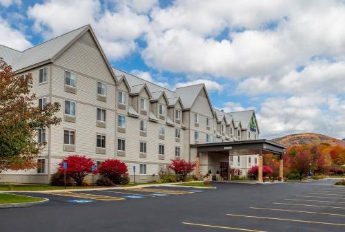 a rendering of a hotel with a parking lot at Holiday Inn Express & Suites - Lincoln East - White Mountains, an IHG Hotel in Lincoln