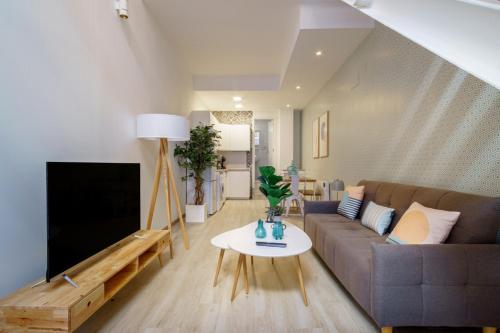 Stylish Duplex-1Bedroom-1.5Baths-Delicias Atocha