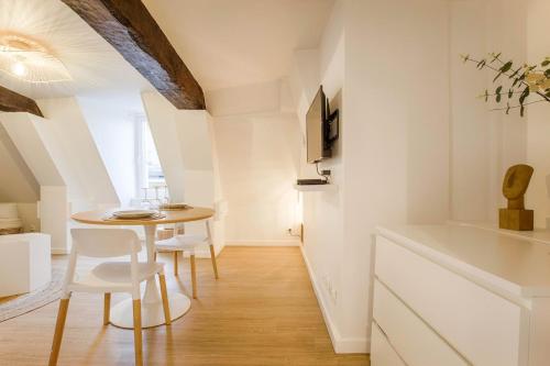 Фотография из галереи La Casa Amore — Joli nid douillet place St-Sauveur в Кане
