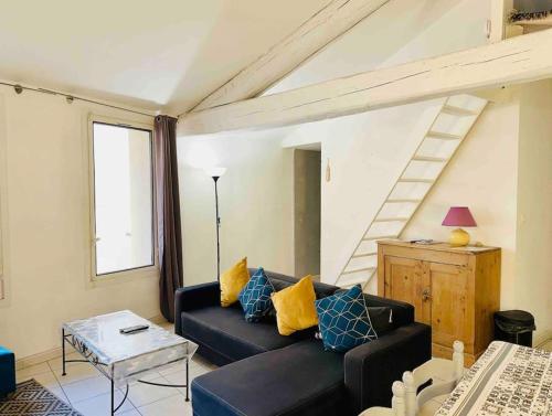 Maison 101 m2 arles centre-ville roquette 4 chbres