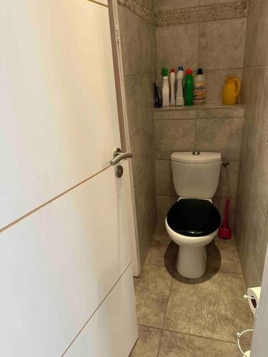 Photo de la galerie de l'établissement Maison 101 m2 arles centre-ville roquette 4 chbres, à Arles