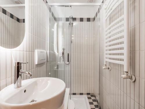 The Best Rent - Three-Bedroom apartment in Manzoni district