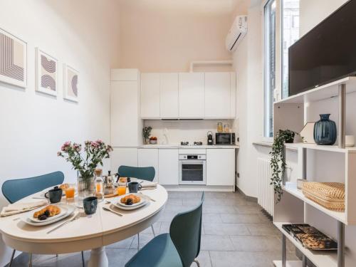 The Best Rent - Three-Bedroom apartment in Manzoni district