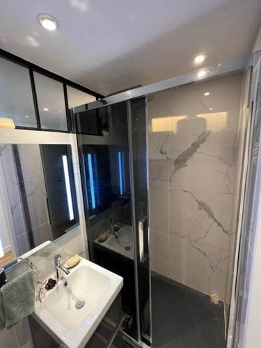 Photo de la galerie de l'établissement Vanves : 2 pièces lumineux aux portes de Paris, à Vanves