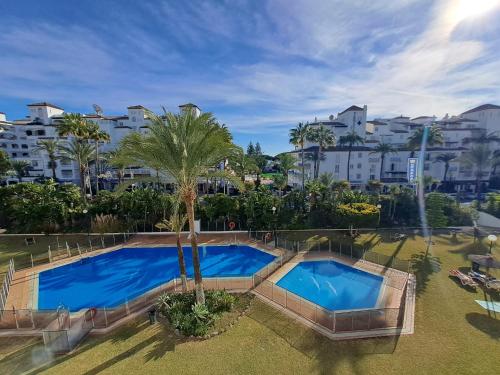 Holidays & Home Luminous Apartment in Playas del Duque , Puerto Banus