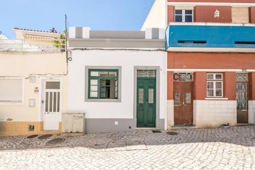 Traditional house: private pool and sunny terrace