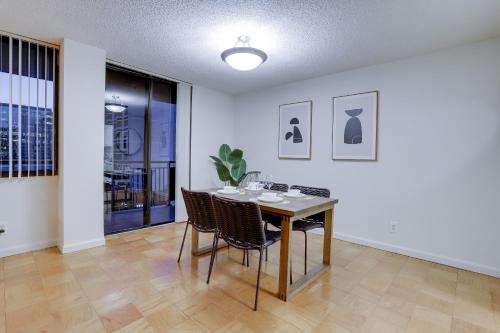 アーリントンにあるQuiet Apt with Excellent Amenities @Crystal Cityのギャラリーの写真