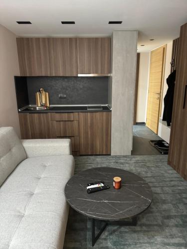 Kuchyň nebo kuchyňský kout v ubytování Woodside Kopaonik Duplex 003