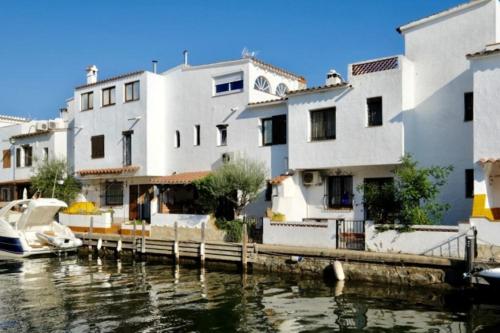 Casa Pelagia, maison de pêcheur avec amarre, séjour cinq nuits minimum
