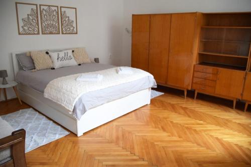 Hi!5 spacious apartment Budapest Palotanegyed 1085 Budapest, 17 Somogyi Béla utca kép - 3