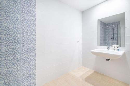 Ванная комната в Apartamentos La Rosita Old Town