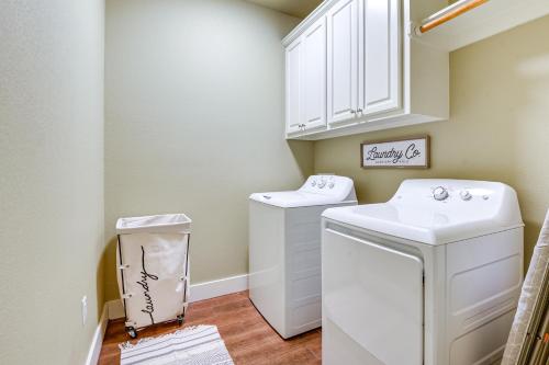 A bathroom at Centrally Located Abilene Home Near ACU and Downtown