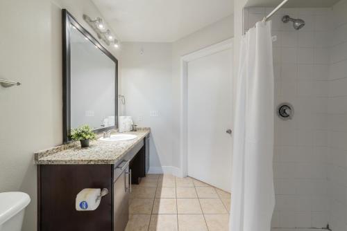 Vonios kambarys apgyvendinimo įstaigoje Professional Corporate 2br Suite, Parking Cs