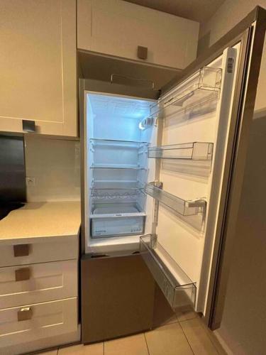 Photo de la galerie de l'établissement Appartement 3 chambres avec parking, près d’Orly, à Antony