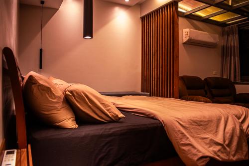 Ένα ή περισσότερα κρεβάτια σε δωμάτιο στο Luxurious Sunny 1BR Overlooking Cairo Center