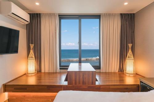 a hotel room with a view of the ocean at Two Y Hotel in Yangyang