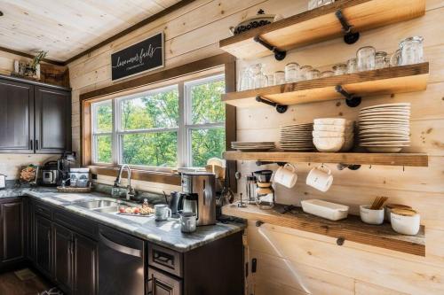 Misty Mountain Cabin, Great Smoky Mountains photo 9