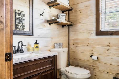 Misty Mountain Cabin, Great Smoky Mountains photo 11