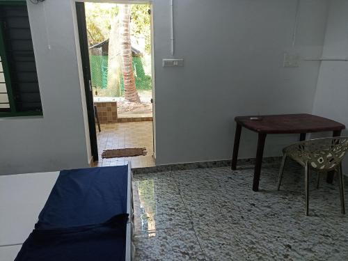 Khu vực ghế ngồi tại Janhvi Cottage