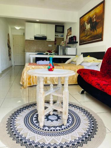 Kuchyň nebo kuchyňský kout v ubytování Regalia Apartments