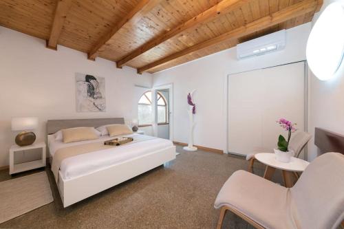 Giường trong phòng chung tại Villa Naturavita by IstriaLux