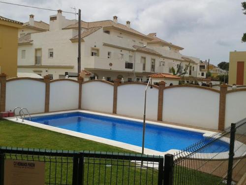 Piscina y garaje a 300 m de playa OJO VER CORREO NO DESEADO SI NO LLEGA RESPUESTA