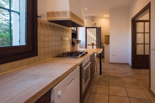 Η κουζίνα ή μικρή κουζίνα στο Luxury Villa El Toril - Mijas with heated pool & scenic views
