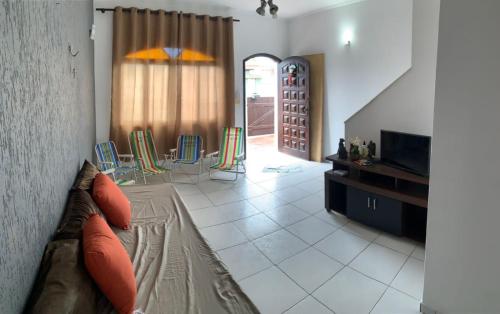 Ruang duduk di Casa Guarujá