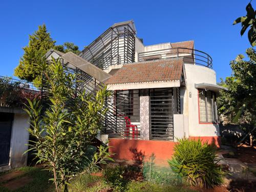 Gallery image of Raj Cliff Top Villa in Yelagiri