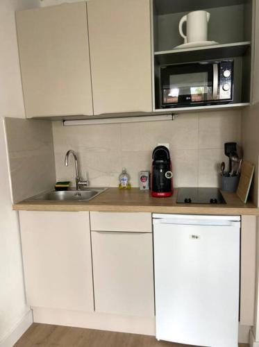 Photo de la galerie de l'établissement Appartement avec piscine, à Cagnes-sur-Mer