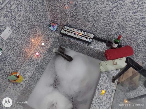 an aerial view of a table with snow on the floor at Chácara Chiafarelli in São Roque