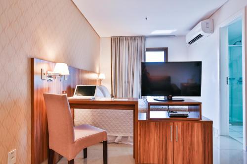 Μια τηλεόραση ή/και κέντρο ψυχαγωγίας στο MG Flats & Residence